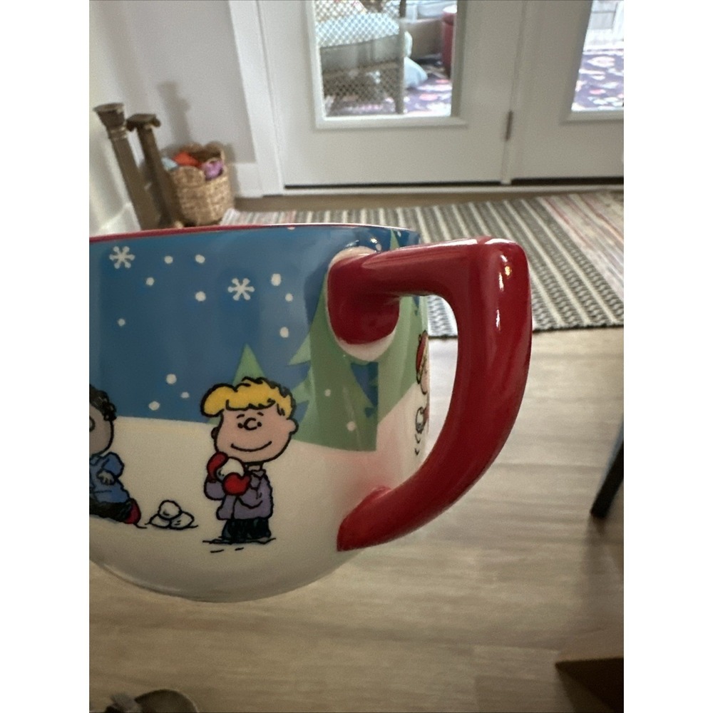 Hallmark oversized Christmas mug soup cereal bowl Peanuts snowball fight 20 oz - Picture 4 of 7